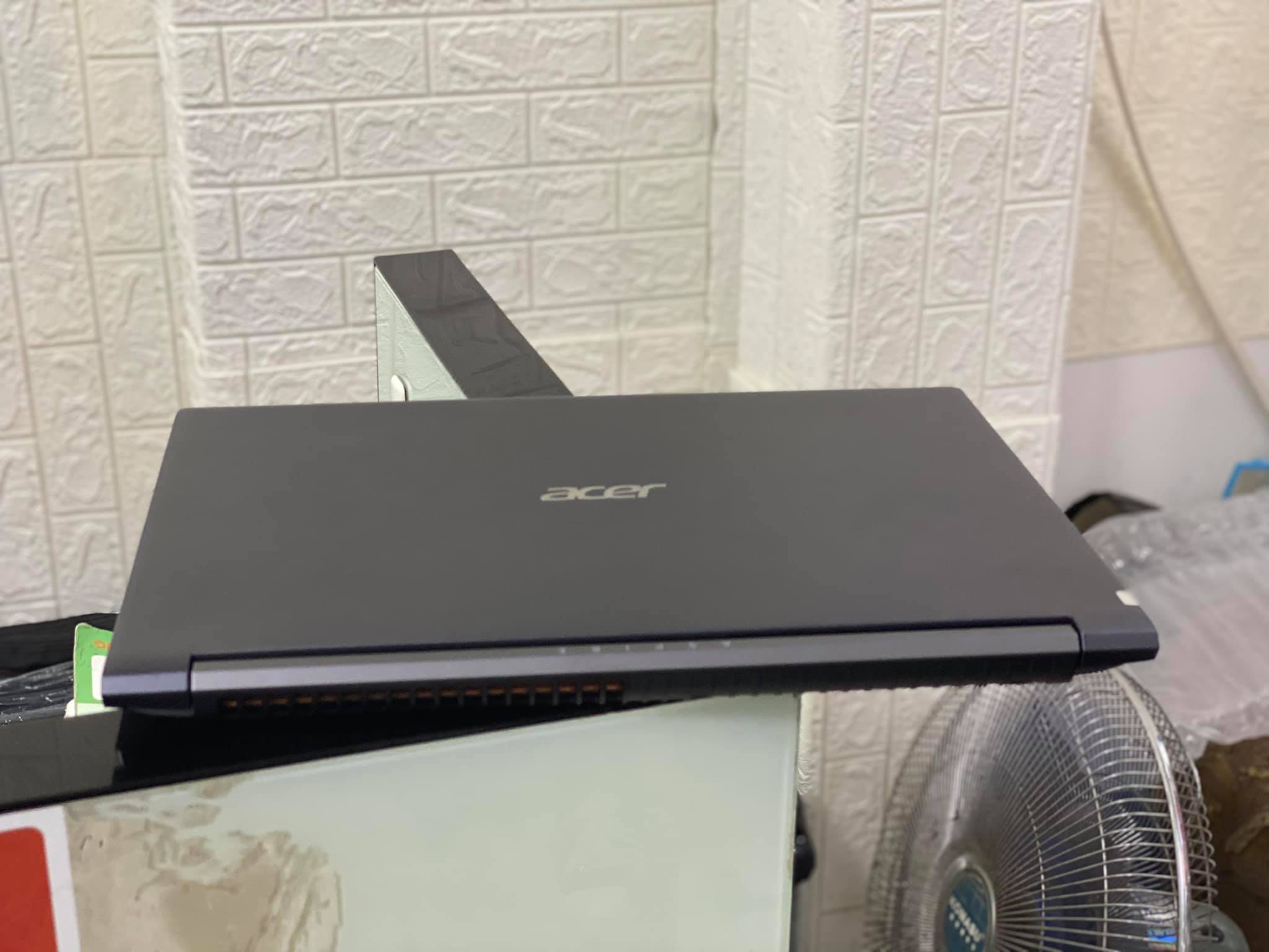 Laptop Acer Aspire 7 A715-41G-R8KQ R5-2.jpg